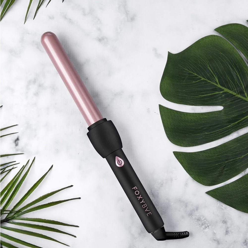 New in Box FoxyBae Rose Gold Titanium 25mm Curling Wand